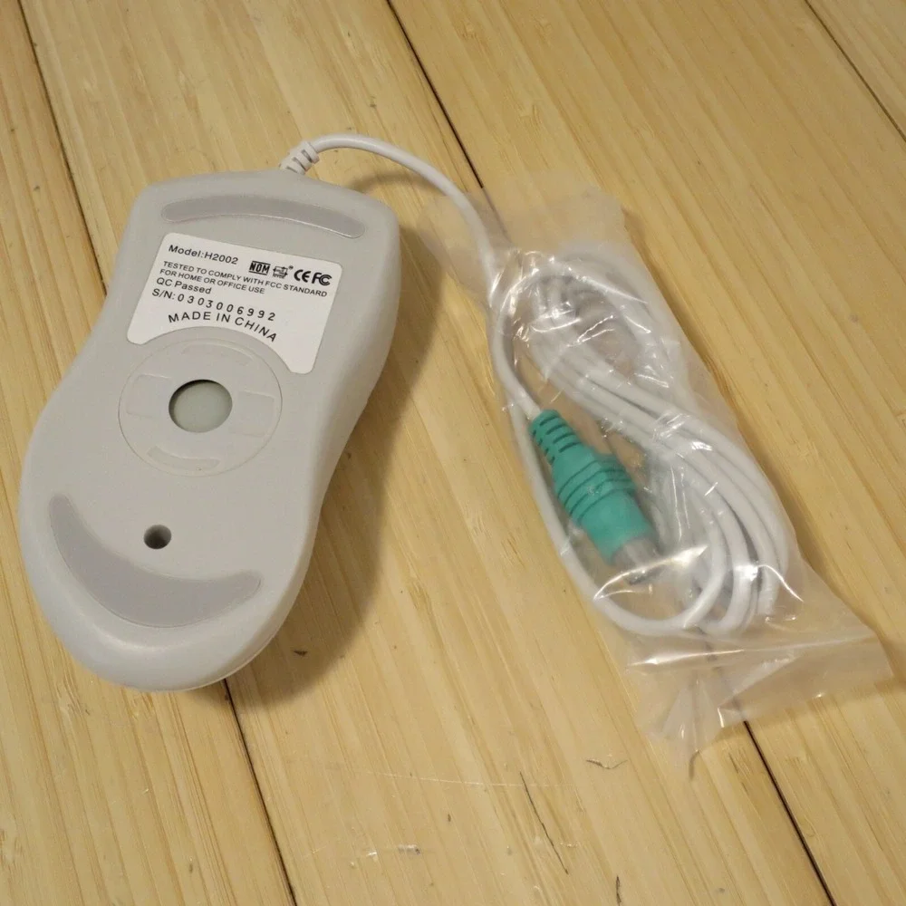 Designer Scrolling Mouse‎ Model H2002 PS2 600DPI (1 of 2)